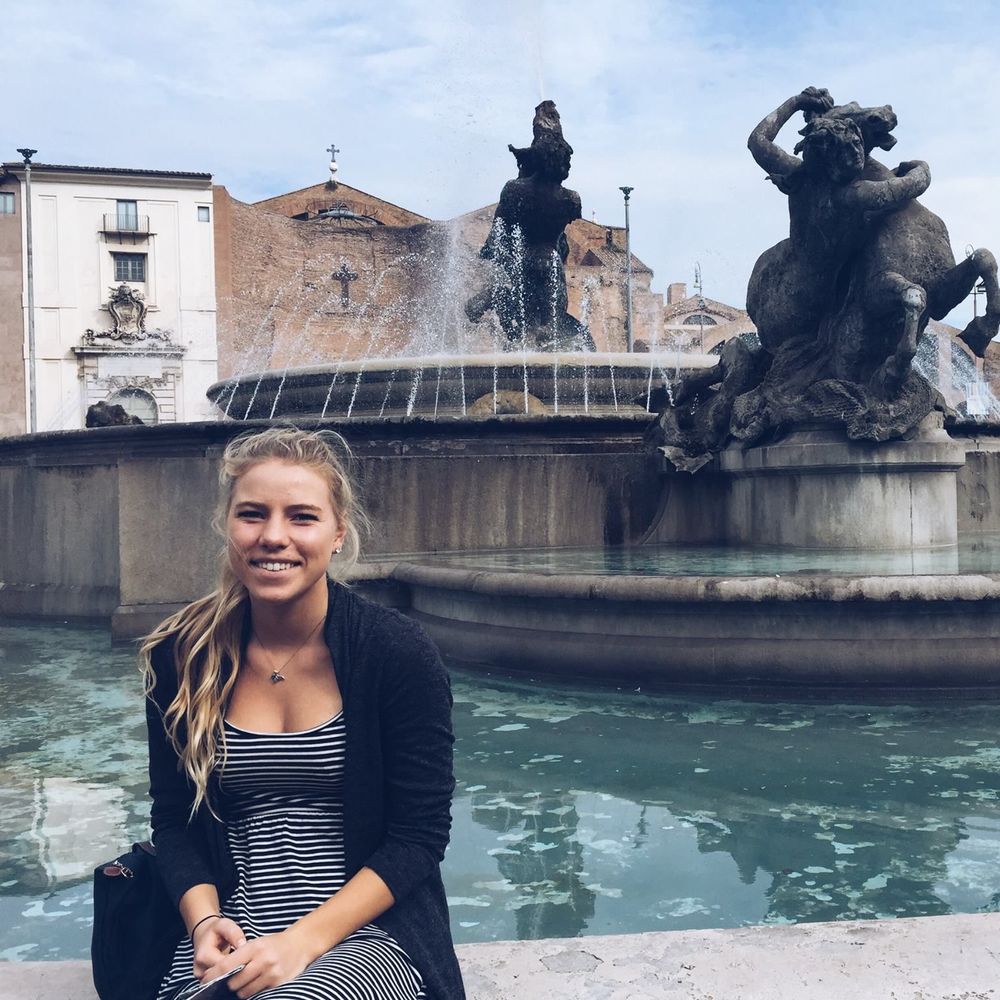 Meet your Posher, Claire